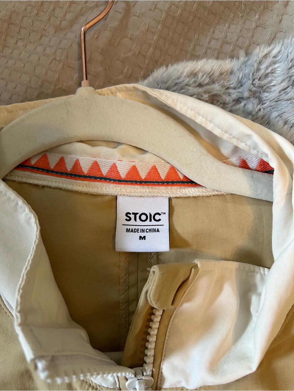 Backcountry Stoic - Lightweight Two-Tone Beige and Cream Women's Pullover - Picture 4 of 6